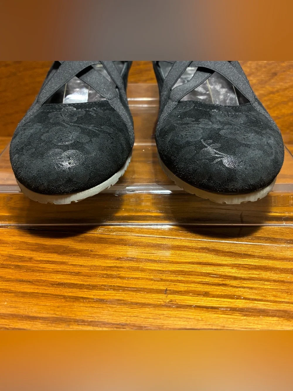 Amalfi by Rangoni Shimmery Floral Black Suede Criss Cross Strap Flats Size 7